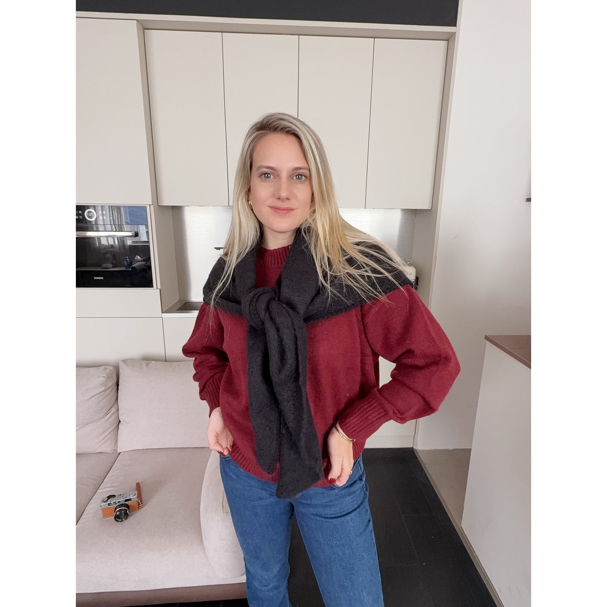 Winter Triangle Blanket Scarf – Black