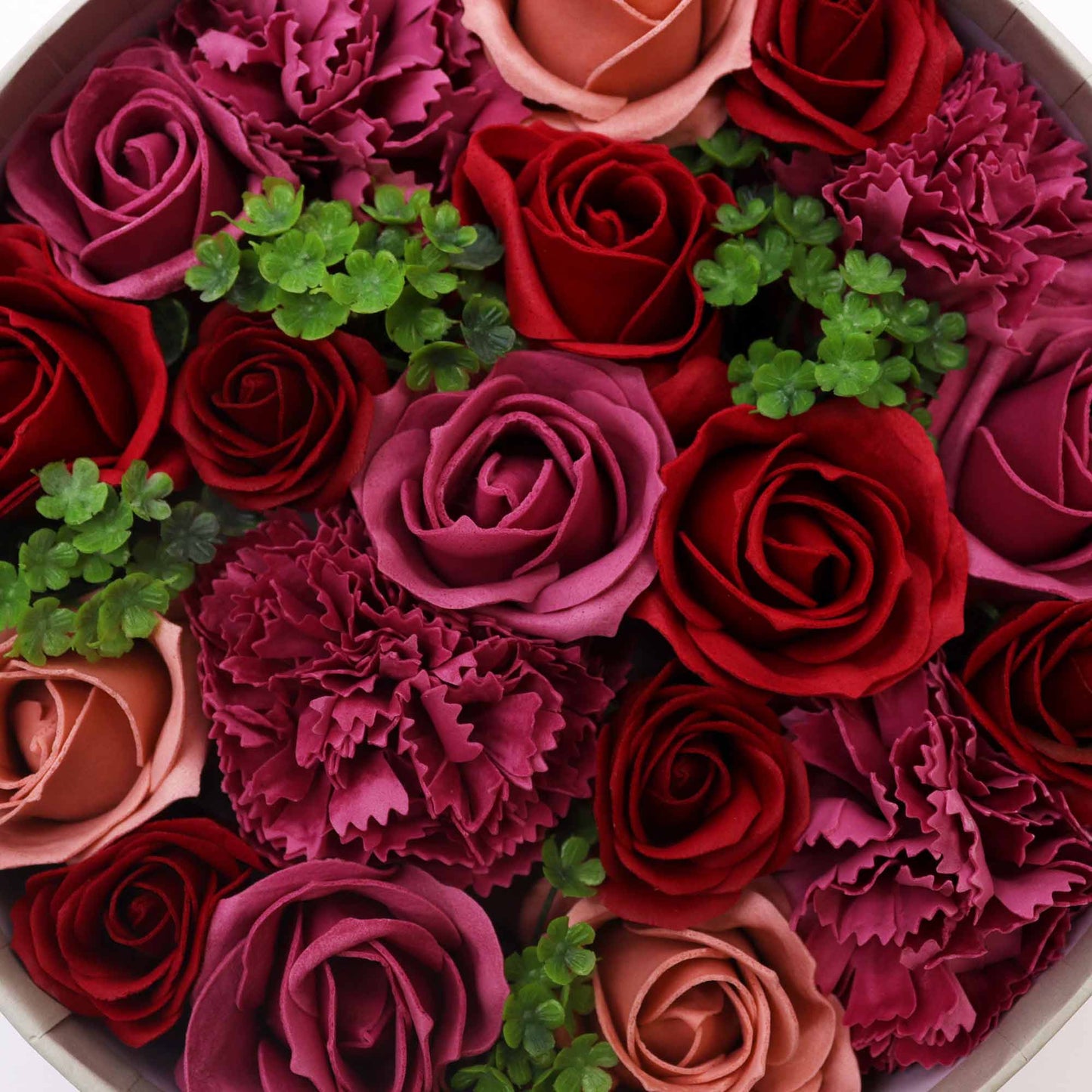 Merci bouquet- vintage roses round box