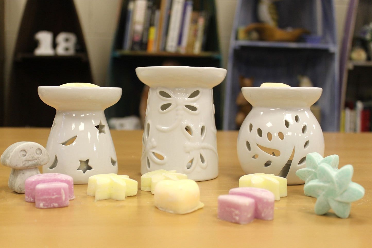 Classic White Oil Burner - Moon & Star