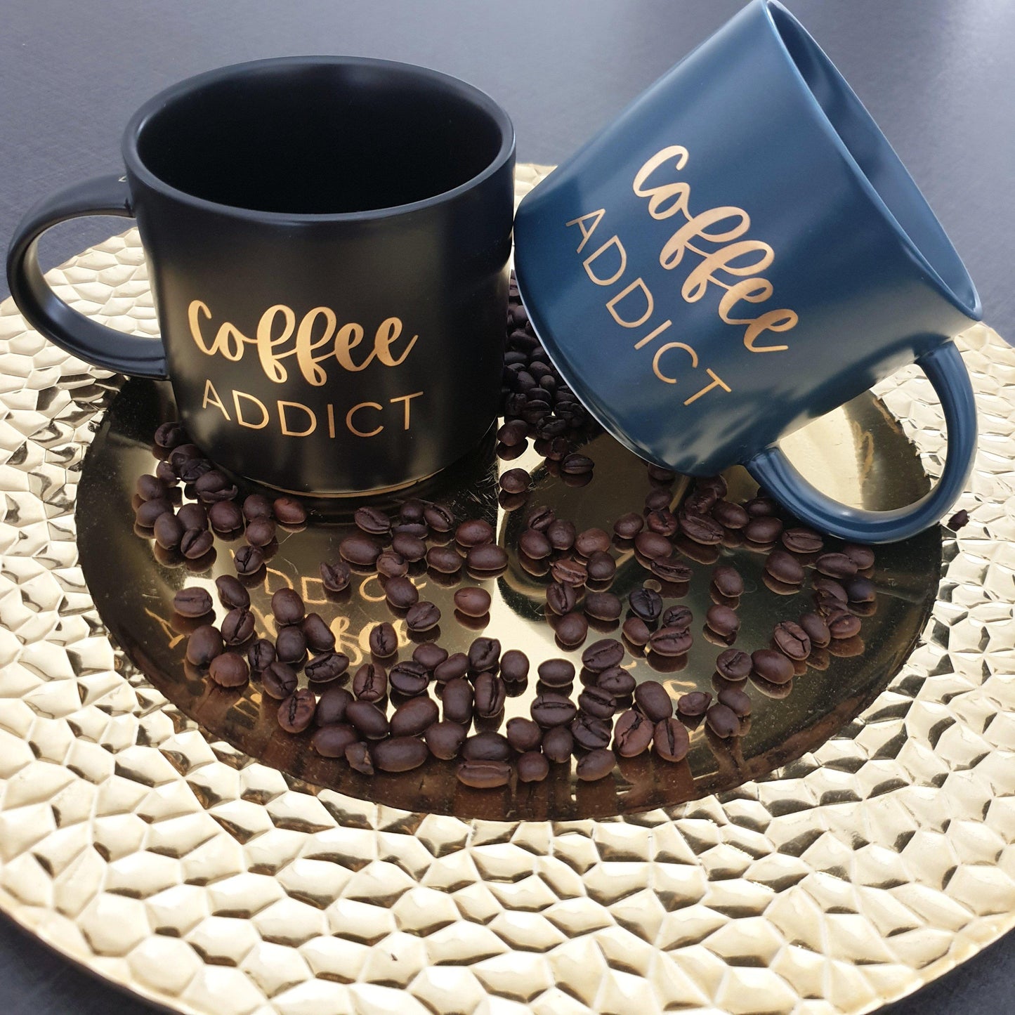 Coffee Addict" mug blue