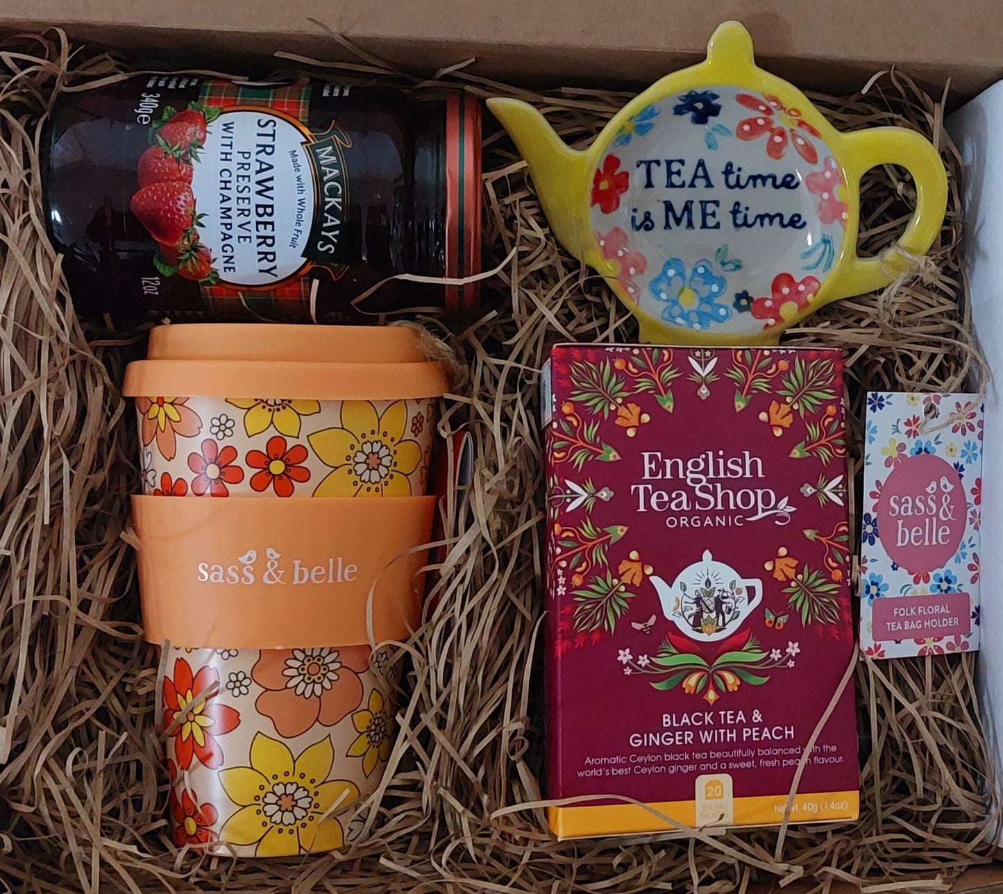 Florals tea and strawberries gift box