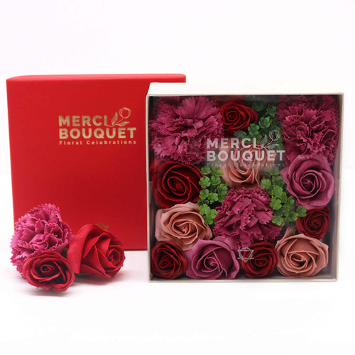 Merci bouquet- vintage roses Square box