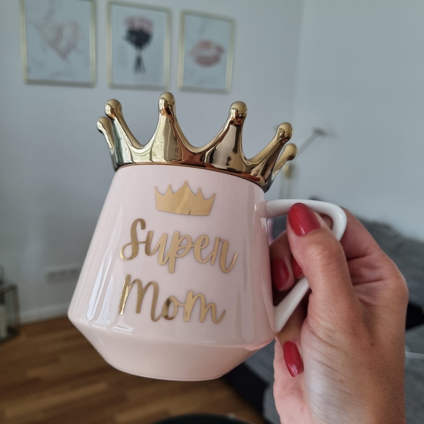 "Super Mom" mug pink with crown